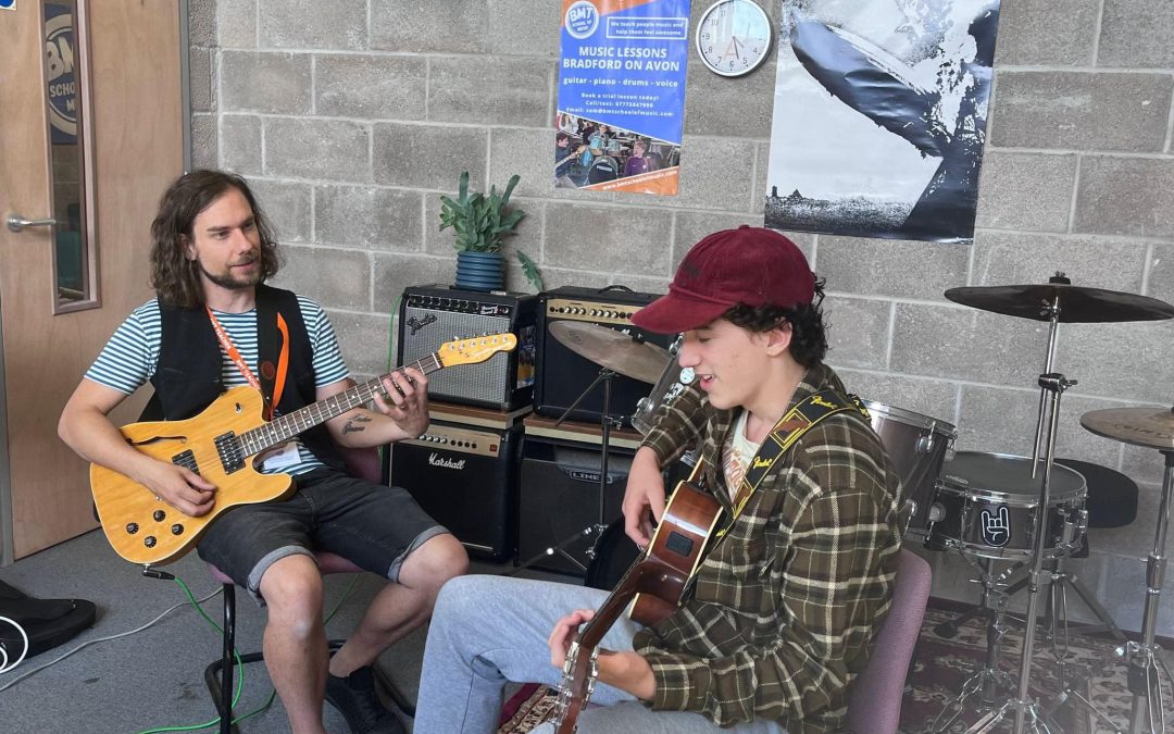 🎸 Where to Learn Guitar Around Wiltshire & Somerset — Why BMT School of Music is the Perfect Choice